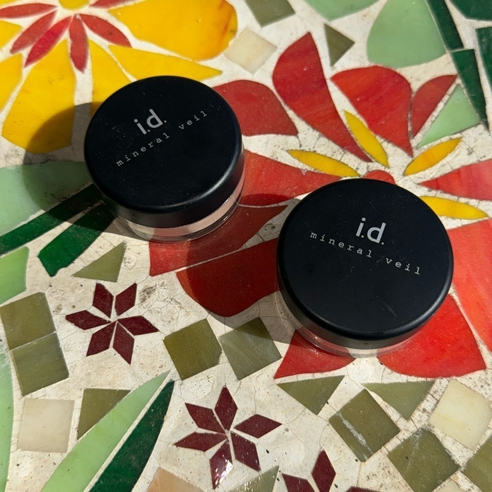 New and unopened mineral veil x2​​​​​